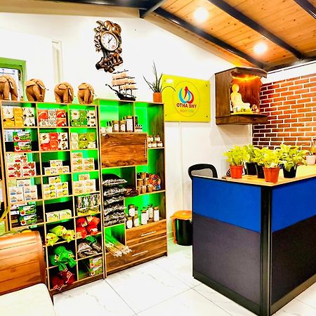 Otha Shy Airport Transit Hotel Katunayaka Dış mekan fotoğraf