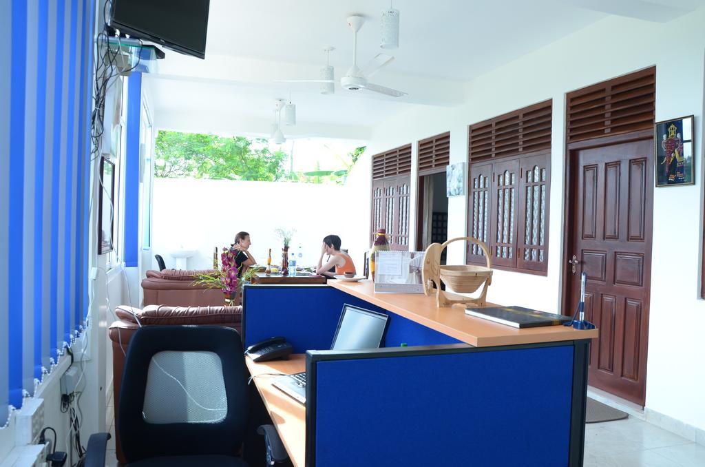 Otha Shy Airport Transit Hotel Katunayaka Dış mekan fotoğraf