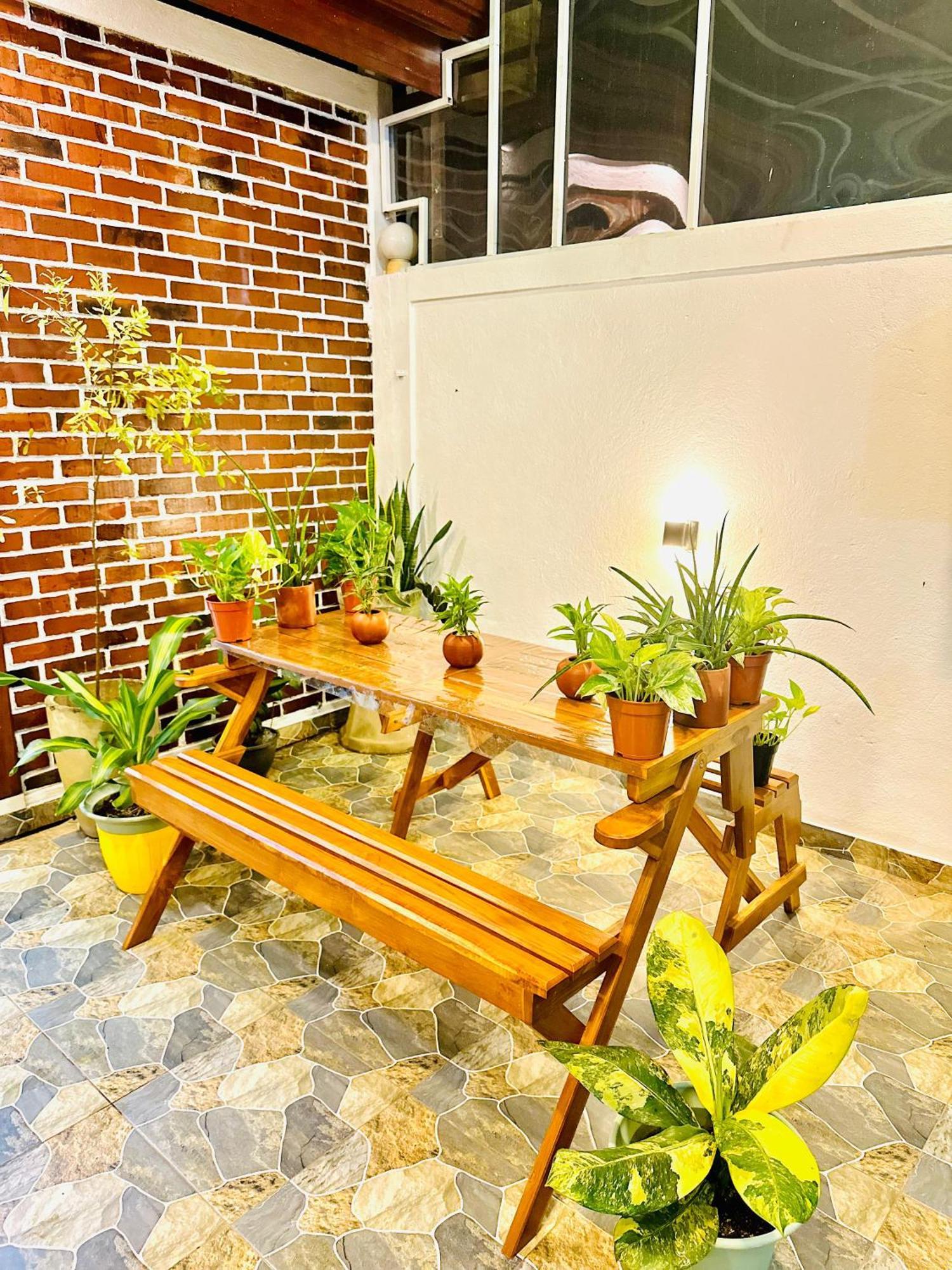 Otha Shy Airport Transit Hotel Katunayaka Dış mekan fotoğraf