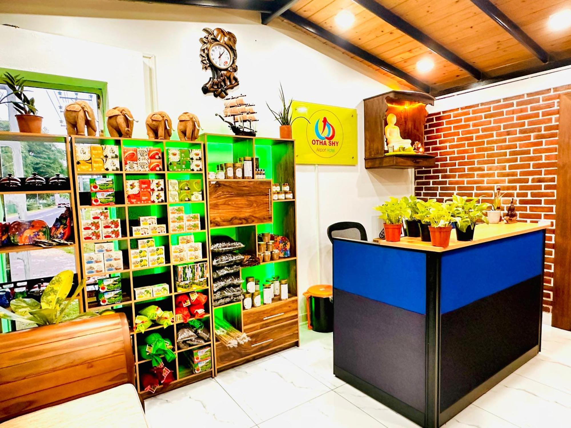 Otha Shy Airport Transit Hotel Katunayaka Dış mekan fotoğraf