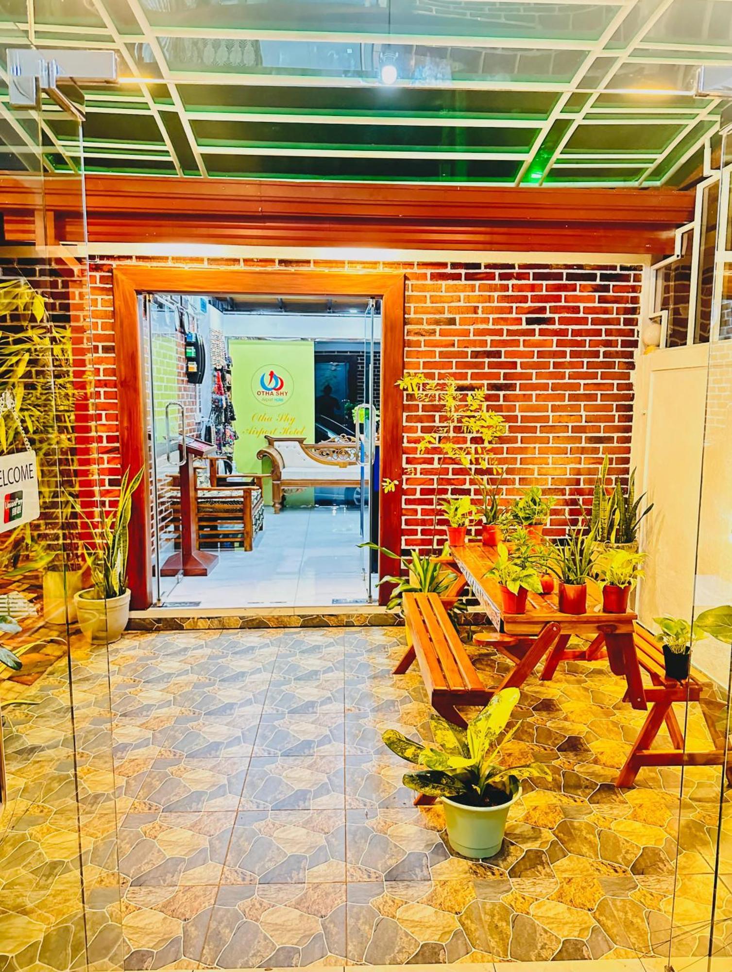 Otha Shy Airport Transit Hotel Katunayaka Dış mekan fotoğraf