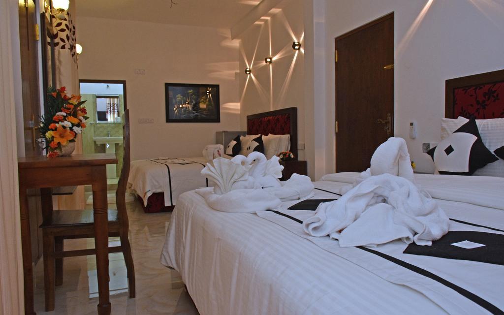 Otha Shy Airport Transit Hotel Katunayaka Dış mekan fotoğraf