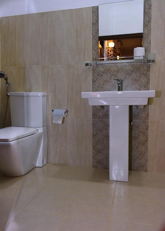 Otha Shy Airport Transit Hotel Katunayaka Dış mekan fotoğraf