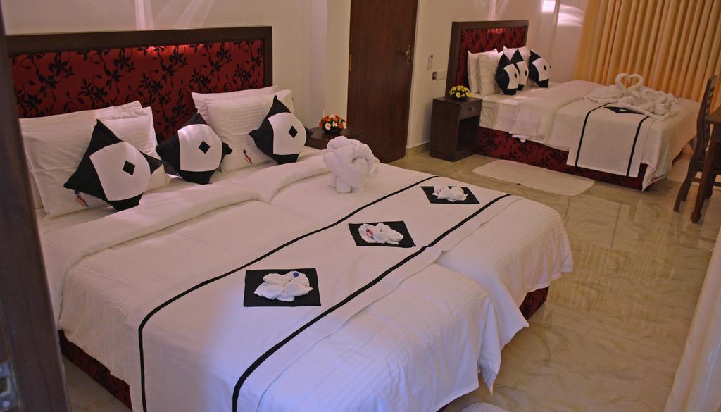 Otha Shy Airport Transit Hotel Katunayaka Dış mekan fotoğraf