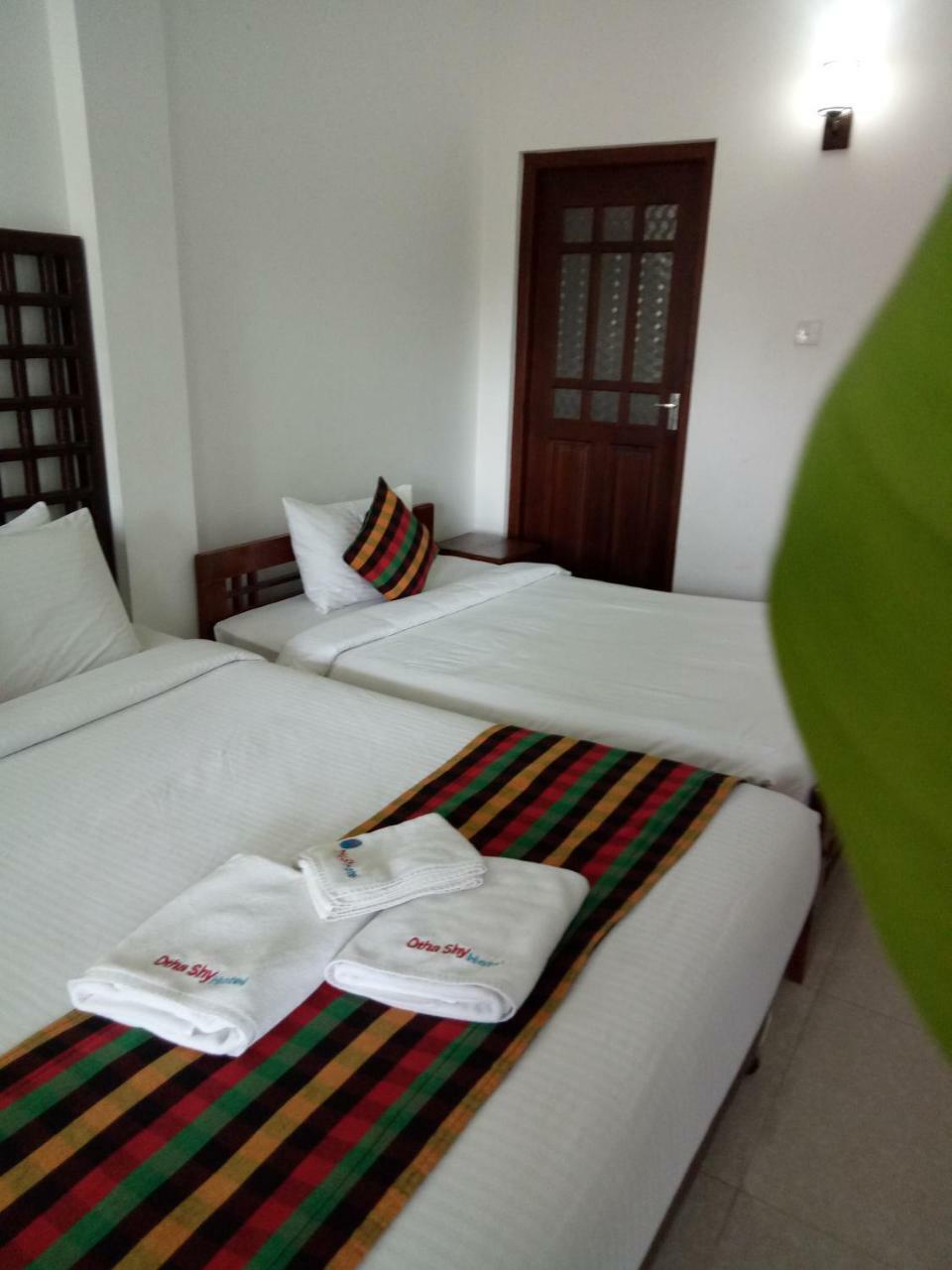 Otha Shy Airport Transit Hotel Katunayaka Dış mekan fotoğraf