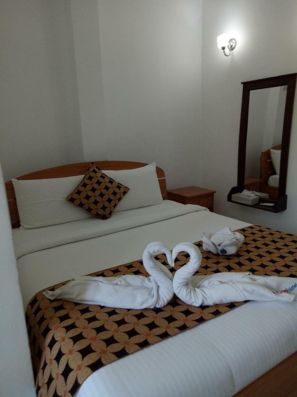 Otha Shy Airport Transit Hotel Katunayaka Dış mekan fotoğraf