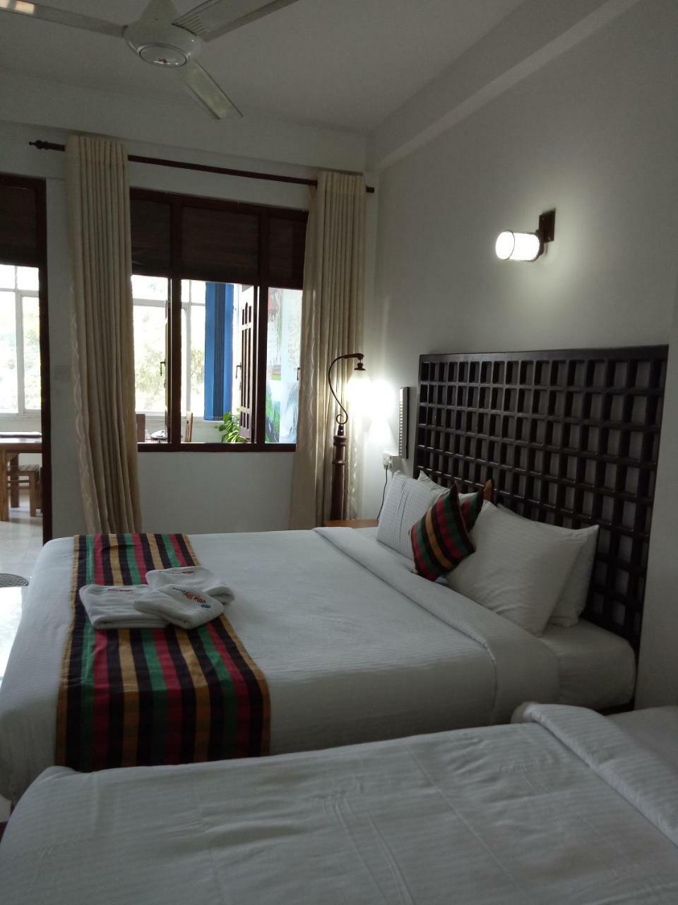 Otha Shy Airport Transit Hotel Katunayaka Dış mekan fotoğraf
